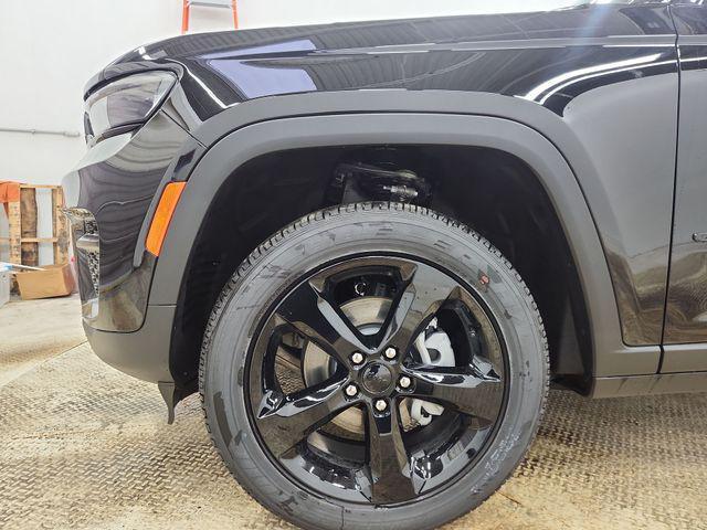 new 2025 Jeep Grand Cherokee car, priced at $41,422