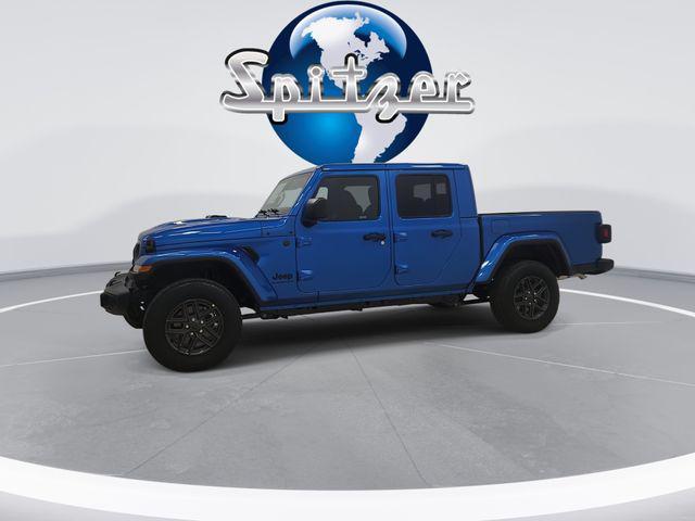 new 2026 Jeep Gladiator car, priced at $43,039