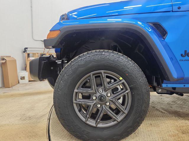 new 2026 Jeep Gladiator car, priced at $43,039