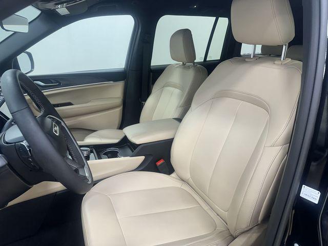 used 2025 Jeep Grand Cherokee car, priced at $42,990