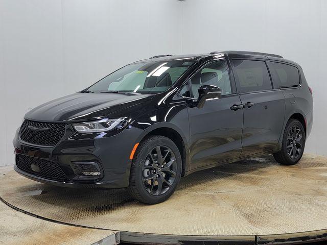 new 2026 Chrysler Pacifica car, priced at $49,500