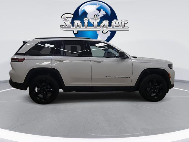 used 2024 Jeep Grand Cherokee car, priced at $35,990