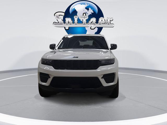 used 2024 Jeep Grand Cherokee car, priced at $35,990