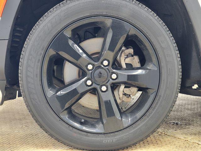 used 2024 Jeep Grand Cherokee L car, priced at $33,500