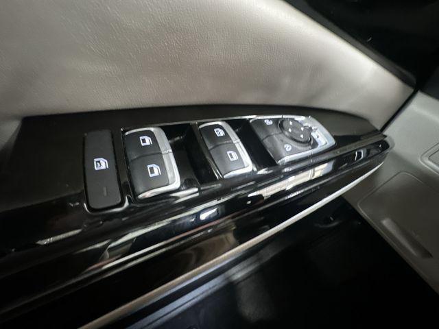 used 2024 Kia Carnival car, priced at $30,995