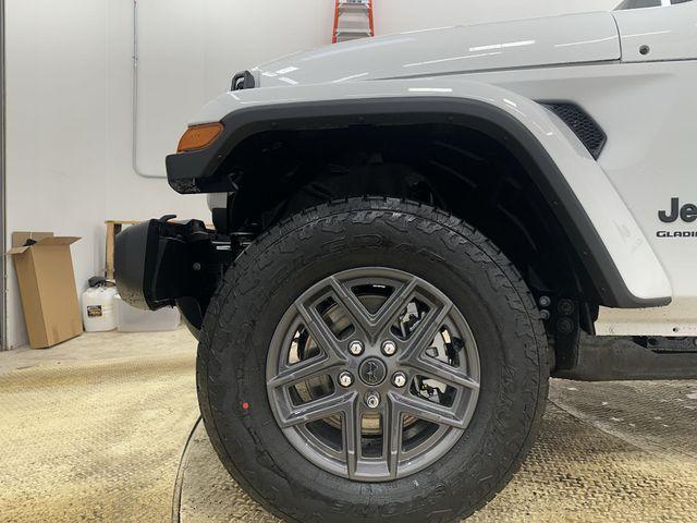 new 2026 Jeep Gladiator car, priced at $44,279
