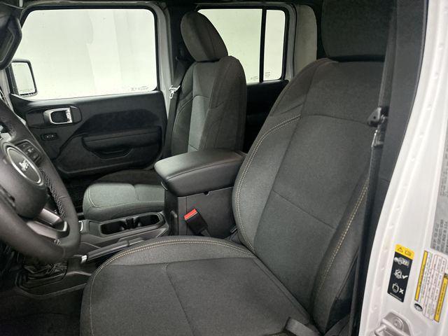 new 2026 Jeep Gladiator car, priced at $44,279