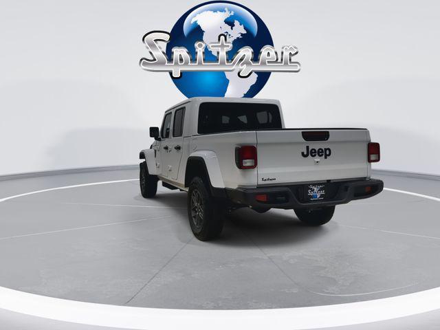 new 2026 Jeep Gladiator car, priced at $44,279