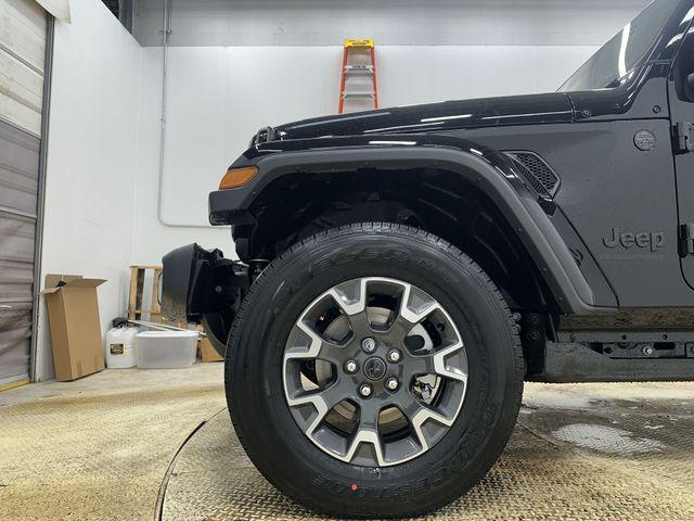 new 2026 Jeep Gladiator car, priced at $45,157