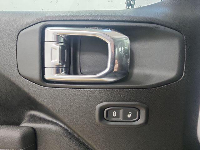 new 2026 Jeep Wrangler car, priced at $41,005