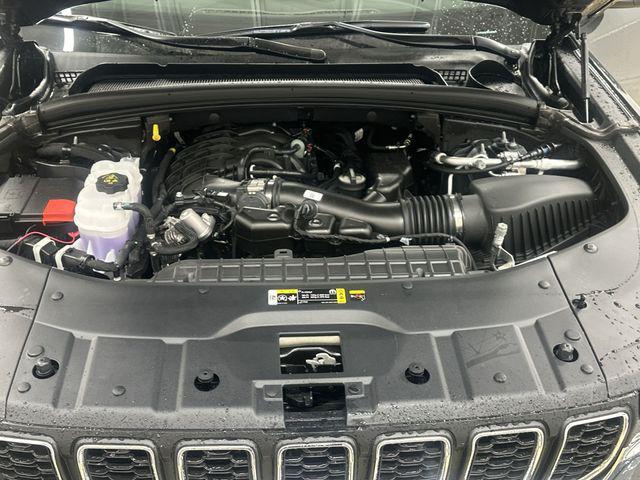 new 2026 Jeep Grand Cherokee car, priced at $39,932