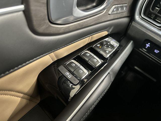 used 2025 Kia Sorento car, priced at $38,500