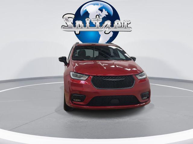 used 2025 Chrysler Pacifica car, priced at $34,750