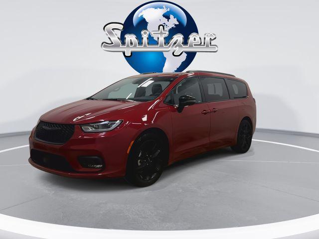 used 2025 Chrysler Pacifica car, priced at $34,750