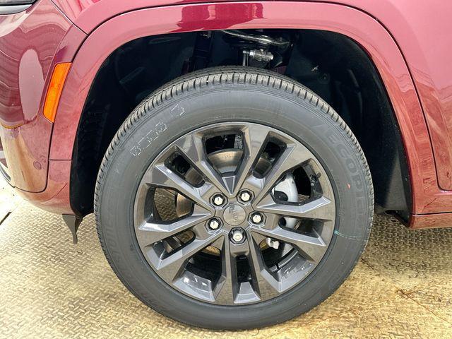 new 2026 Jeep Grand Cherokee car, priced at $45,217