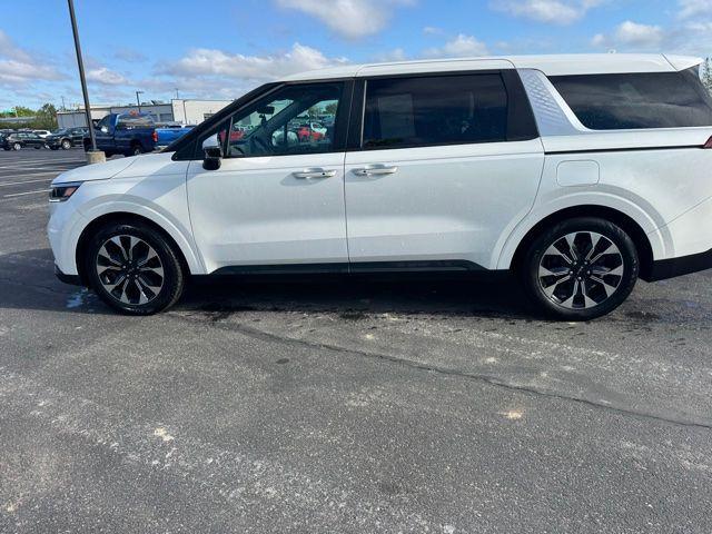 used 2024 Kia Carnival car, priced at $34,990