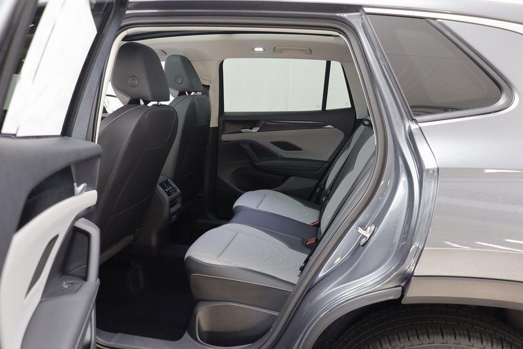 new 2025 Volkswagen Tiguan car, priced at $34,270