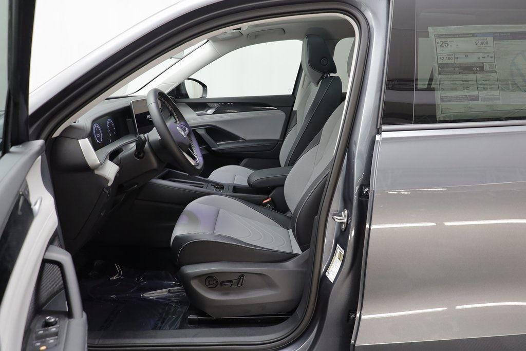 new 2025 Volkswagen Tiguan car, priced at $34,270