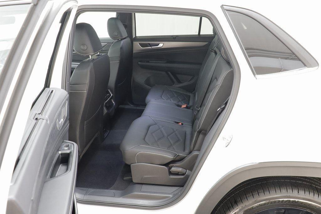 new 2026 Volkswagen Atlas Cross Sport car, priced at $44,843