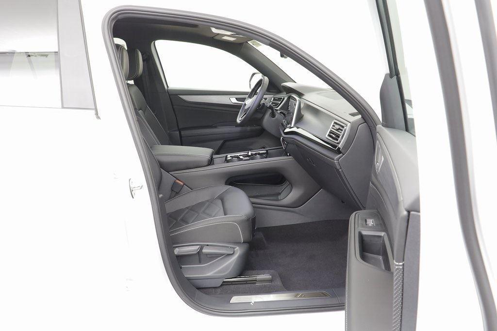 new 2026 Volkswagen Atlas Cross Sport car, priced at $44,843