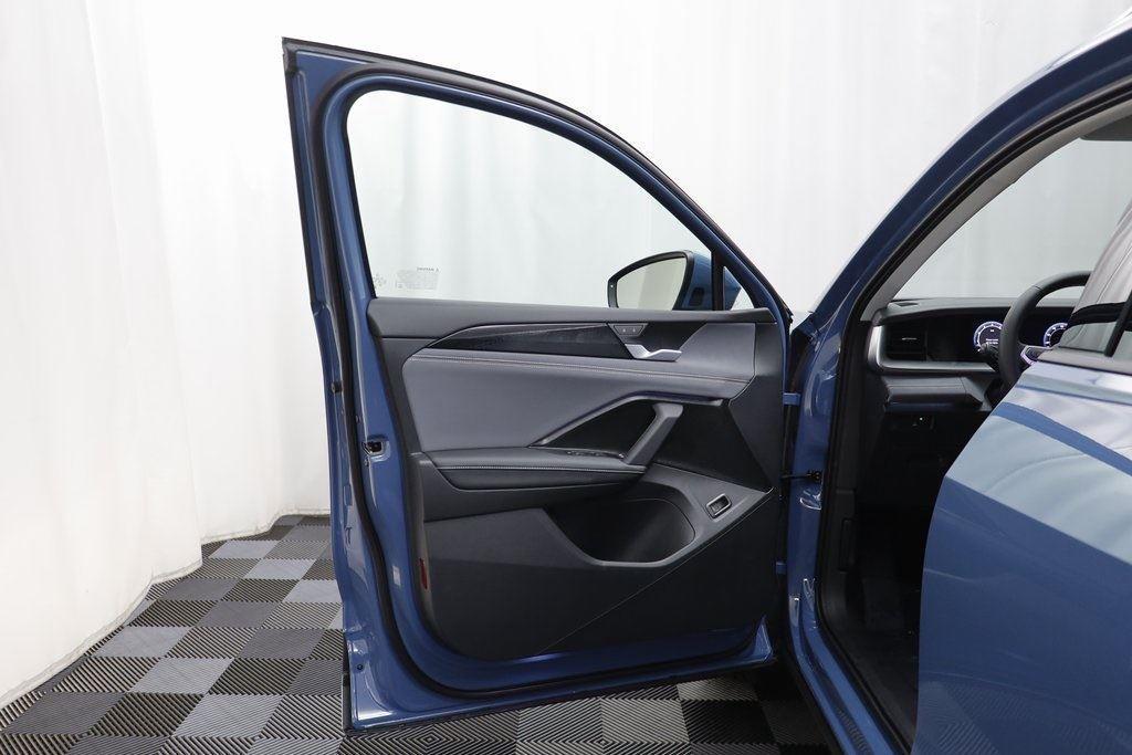 new 2025 Volkswagen Tiguan car, priced at $33,675