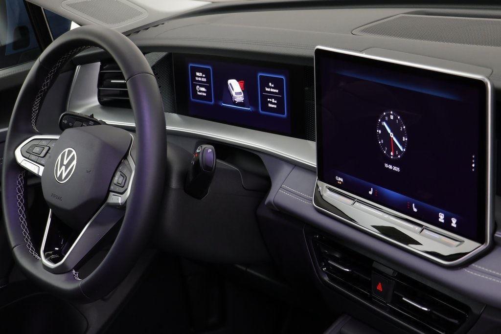 new 2025 Volkswagen Tiguan car, priced at $33,675