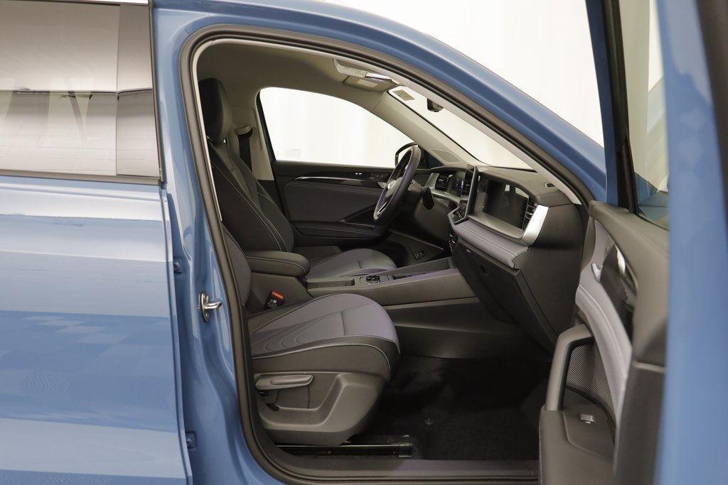 new 2025 Volkswagen Tiguan car, priced at $33,675