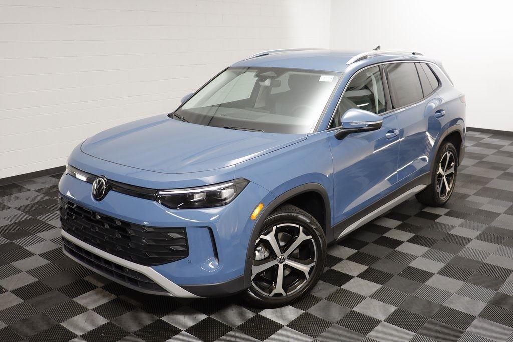 new 2025 Volkswagen Tiguan car, priced at $33,675