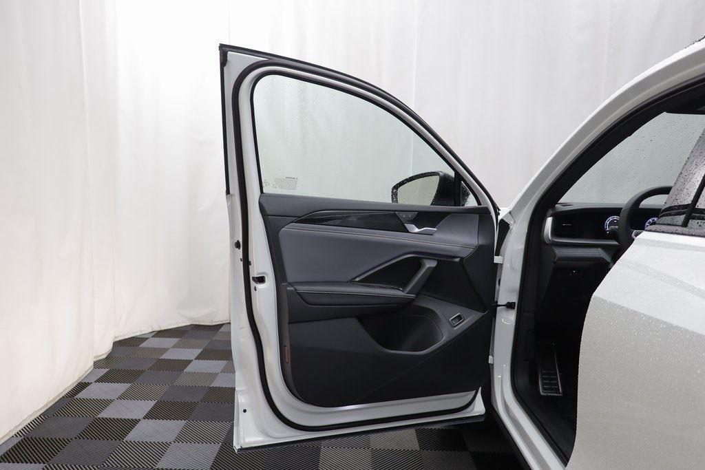 new 2025 Volkswagen Tiguan car, priced at $36,735