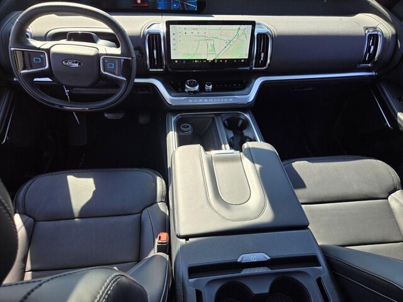 new 2025 Ford Expedition car, priced at $81,856