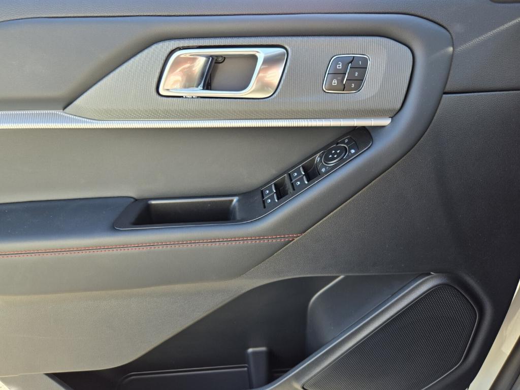 new 2025 Ford Explorer car, priced at $48,286