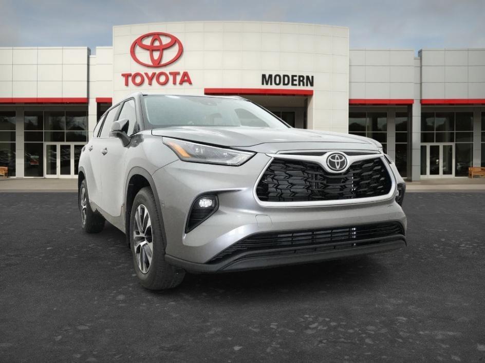 new 2026 Toyota Highlander car, priced at $51,184