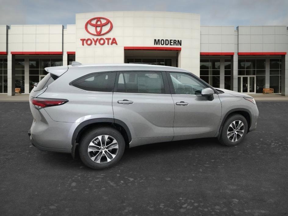 new 2026 Toyota Highlander car, priced at $51,184