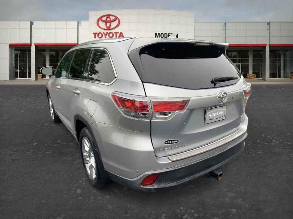 used 2015 Toyota Highlander car, priced at $19,377