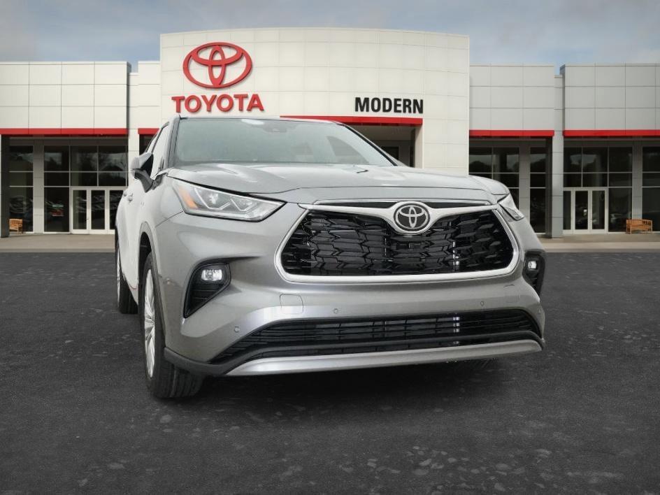 new 2026 Toyota Highlander car, priced at $57,645