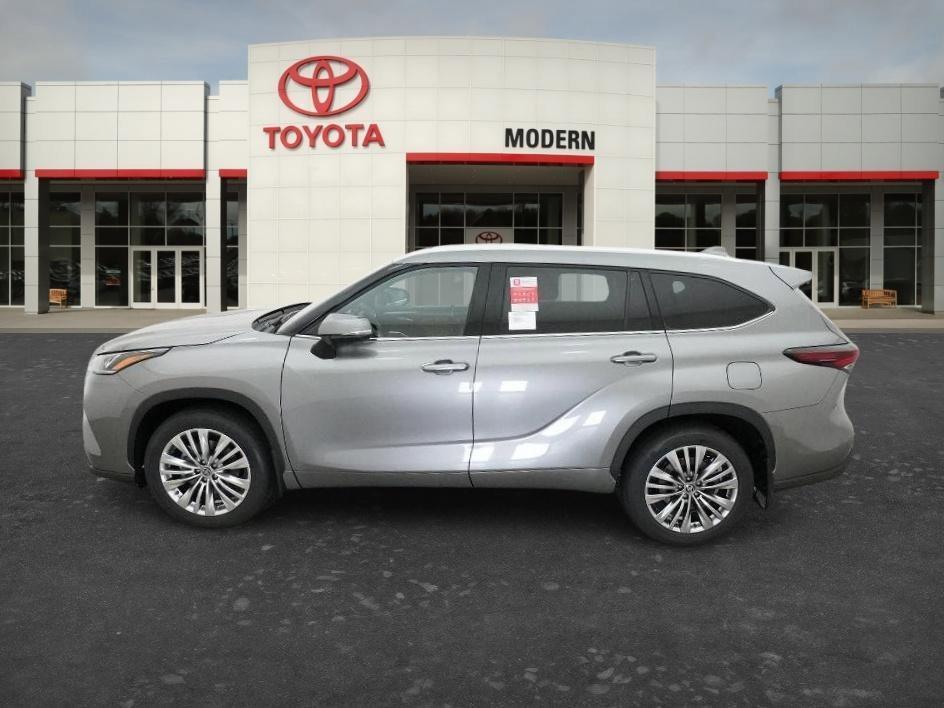 new 2026 Toyota Highlander car, priced at $57,645