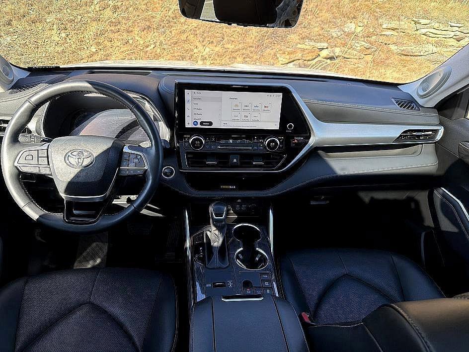 used 2024 Toyota Highlander Hybrid car, priced at $46,994