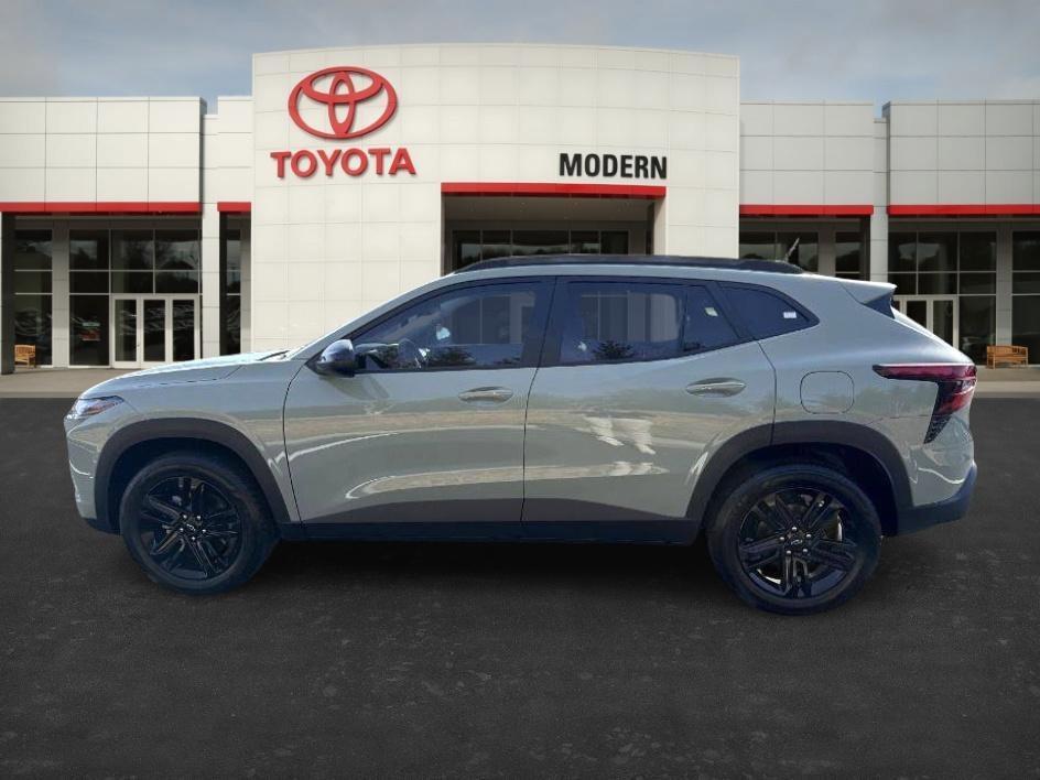 used 2025 Chevrolet Trax car, priced at $24,089