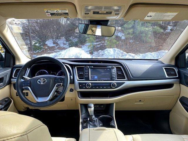used 2019 Toyota Highlander car