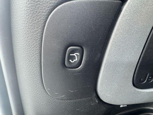 used 2015 Jeep Cherokee car, priced at $15,250