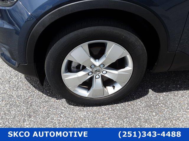 used 2021 Volvo XC40 car, priced at $15,850