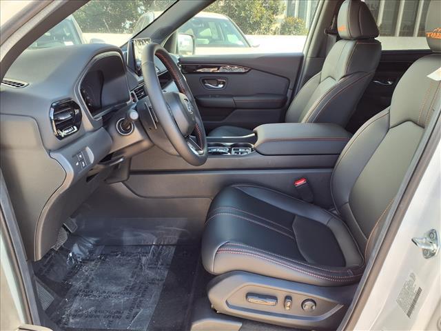 new 2025 Honda Pilot car, priced at $51,305