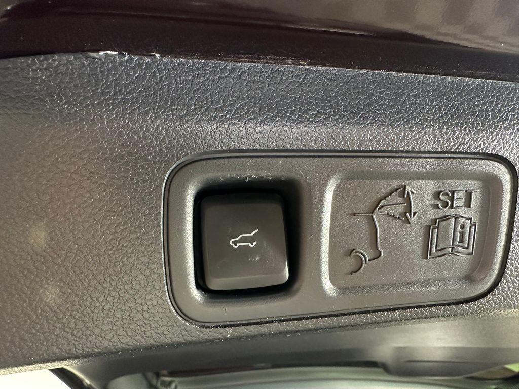 used 2024 Lincoln Navigator car, priced at $67,365