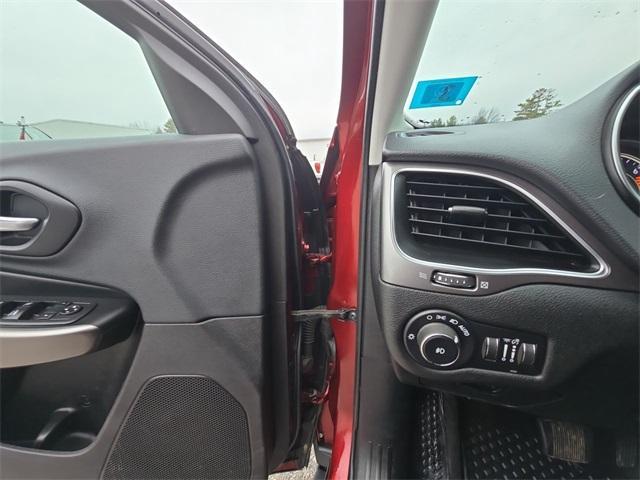 used 2019 Jeep Cherokee car, priced at $13,999