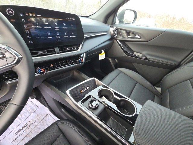 new 2026 Chevrolet Equinox car, priced at $32,180