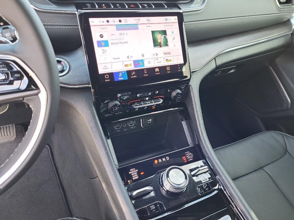 new 2025 Jeep Grand Cherokee car, priced at $55,956