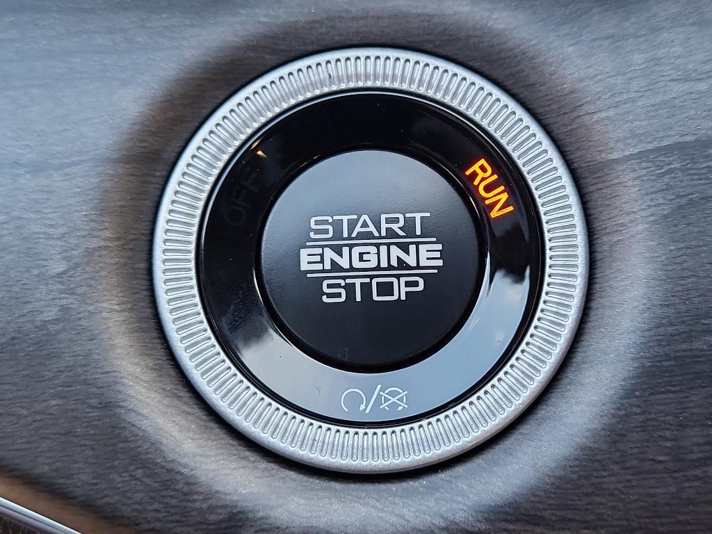 new 2025 Jeep Grand Cherokee car, priced at $55,956