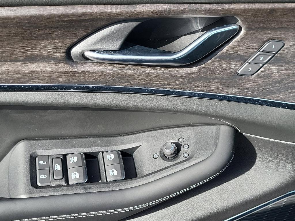 new 2025 Jeep Grand Cherokee car, priced at $55,956