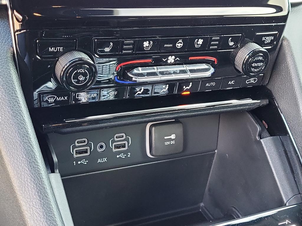 new 2025 Jeep Grand Cherokee car, priced at $55,956