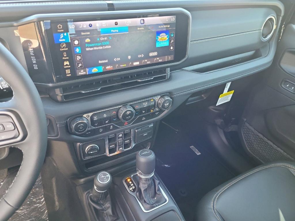 new 2025 Jeep Gladiator car, priced at $44,956